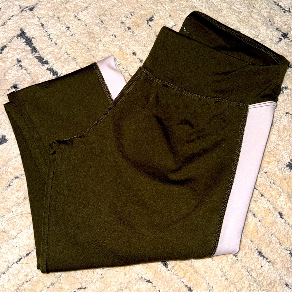 Leggings Olive 🫒 Green with White Strip